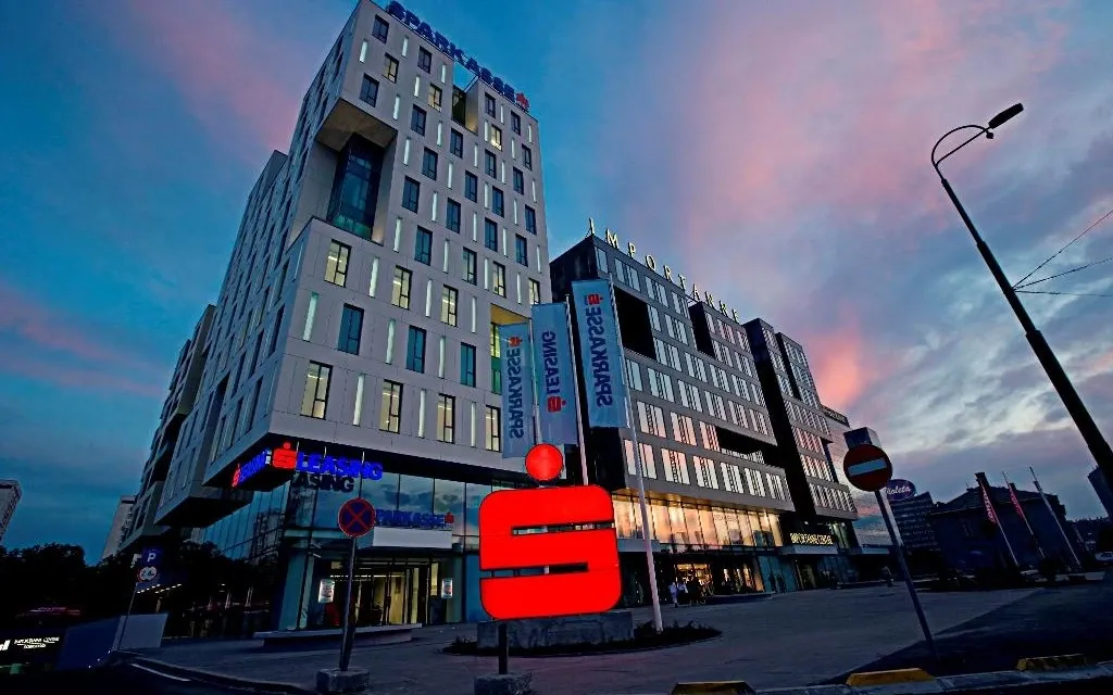 Central Building Sparkasse Bank